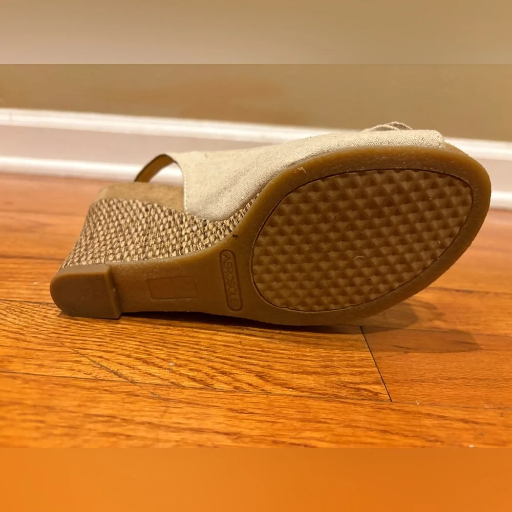 AEROSOLES chic cream